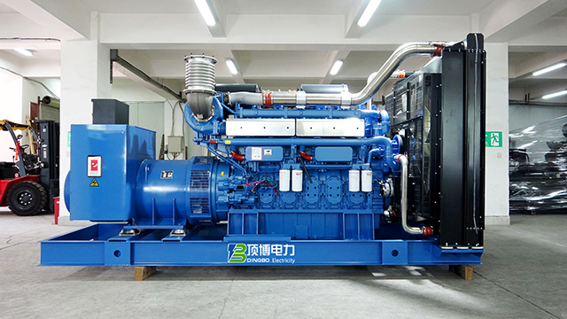誰說下雨天就不能開工？玉柴柴油發(fā)電機(jī)組讓你電力滿滿！