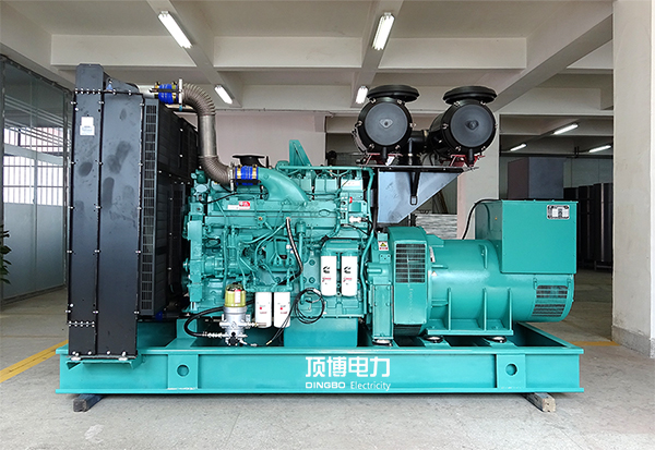 應(yīng)對(duì)突發(fā)電力中斷，頂博智能柴油發(fā)電機(jī)組為何成為備用電源的不二之選